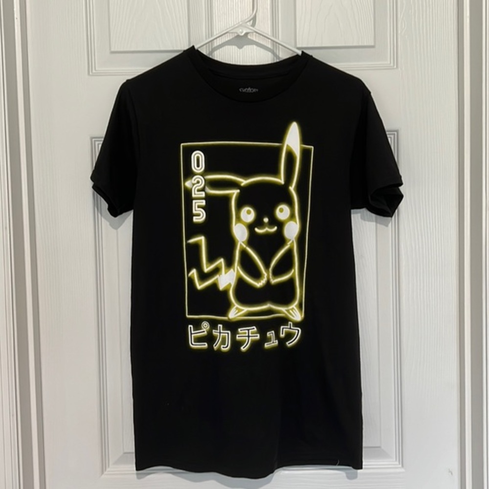 Pokémon Pikachu mens black short sleeve teeshirt